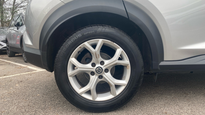 Nissan Juke 1.0 DiG-T 114 N-Connecta 5dr Petrol Hatchback